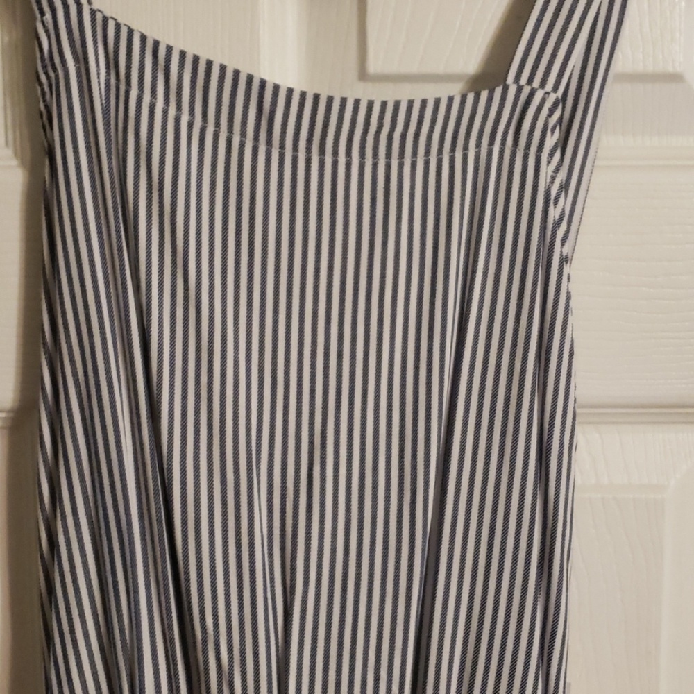 Jumper - Picture 2 of 2